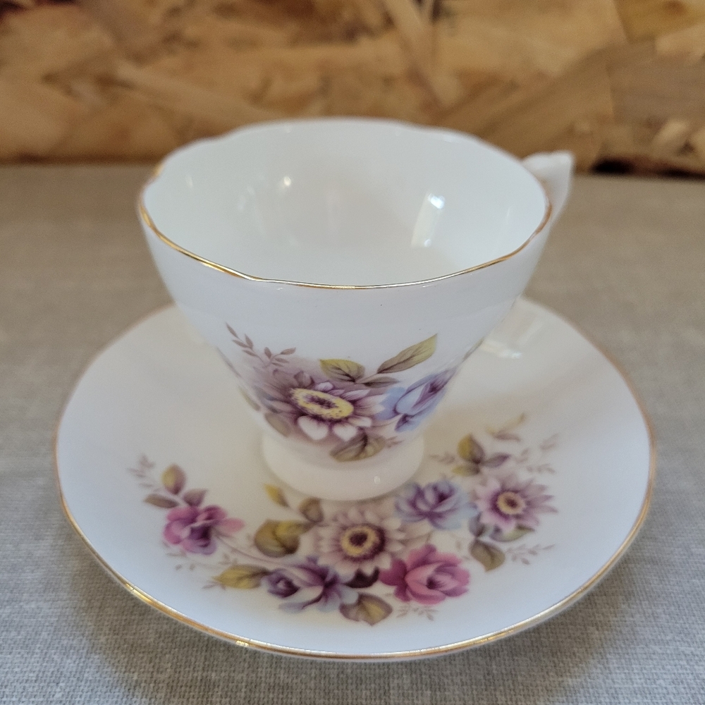 Floral Porcelain Tea Cup and Saucer Set - White and Purple(16)